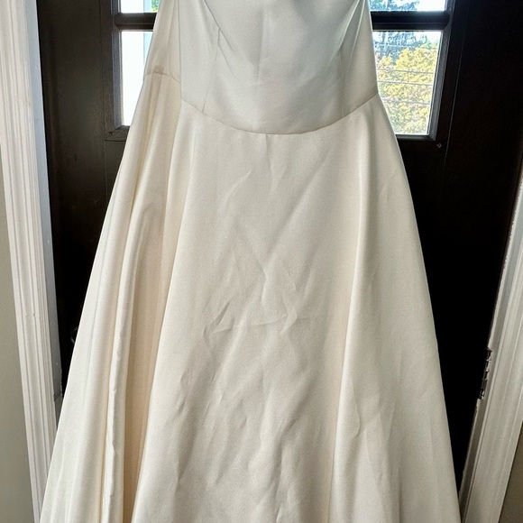 White Off-Shoulder Puff Sleeve Wedding Gown - Picture 7 of 13